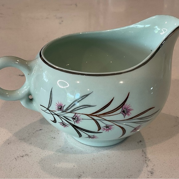 Universal Pottery Creamer Pale Blue w/Pink Flowers & Silver Trim Retro Kitchen - Picture 8 of 10